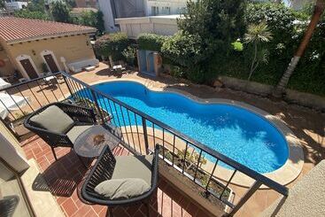 هتل Hostal Villa Rosa