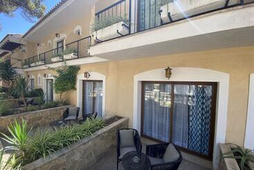 هتل Hostal Villa Rosa