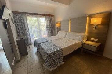 هتل Hostal Villa Rosa