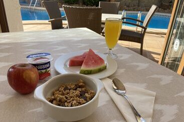 هتل Hostal Villa Rosa