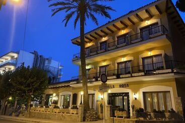 هتل Hostal Villa Rosa