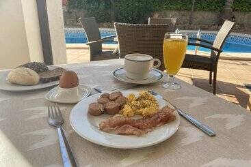 هتل Hostal Villa Rosa