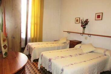 هتل Hostal Lima