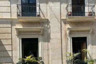 Lc Hotel Urbano