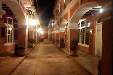 Lloyds Beach Club