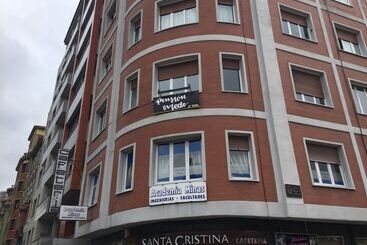 Pension Oviedo - Oviedo