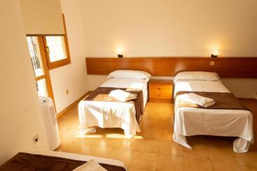 Hostal Legaz - Funes