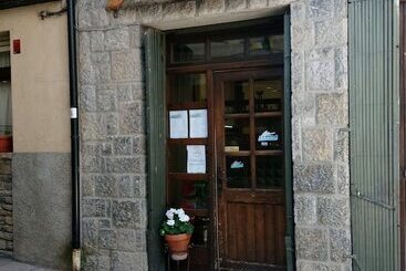 Hostal Les Collades
