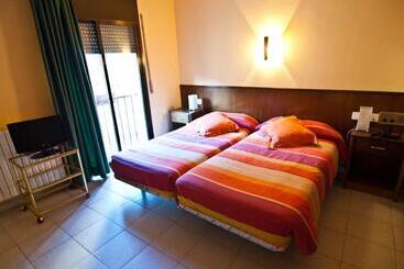 Hostal Les Collades