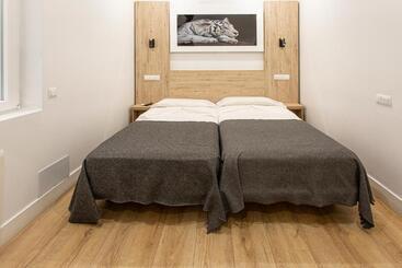 Hostal Manuela By Gaiarooms