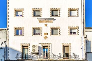 Hostal Urgell