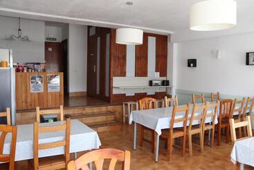 هتل Albergue Puente Para Peregrinos