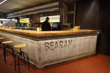 هتل Bearan Bar & Rooms