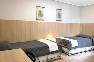 هتل Bearan Bar & Rooms
