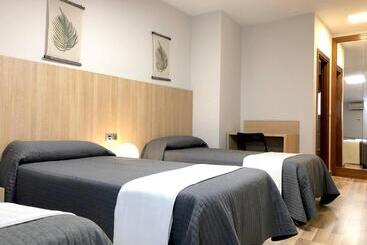 هتل Bearan Bar & Rooms