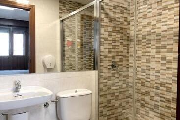 هتل Bearan Bar & Rooms