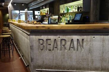 هتل Bearan Bar & Rooms