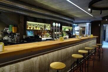 هتل Bearan Bar & Rooms
