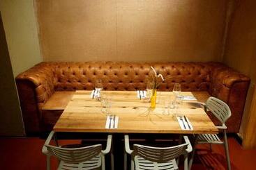 هتل Bearan Bar & Rooms