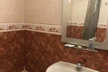 هتل Bearan Bar & Rooms