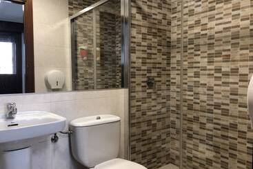 هتل Bearan Bar & Rooms