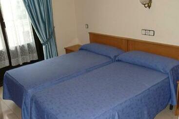 هتل Hostal Fernandez