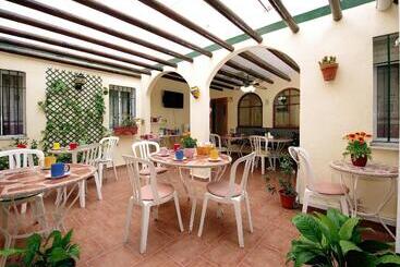 Hostal Azahara - Nerja