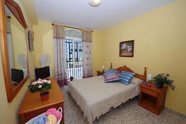 هتل Hostal Azahara