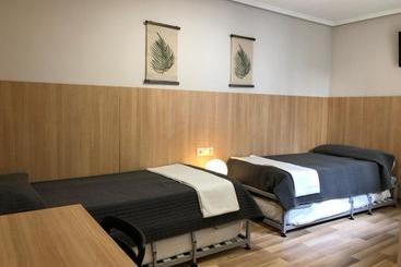 هتل Bearan Bar & Rooms