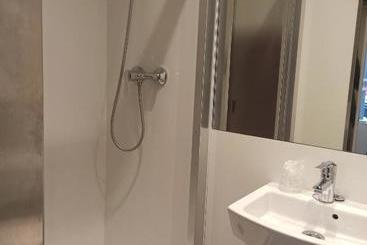 هتل Bearan Bar & Rooms