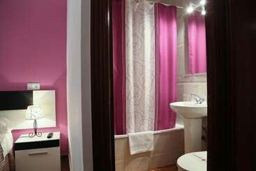 هتل Hostal Bruña Paseo Del Prado
