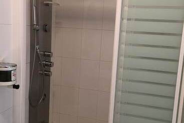 هتل Hostal Cervantes
