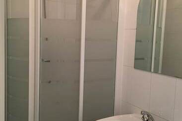 هتل Hostal Cervantes
