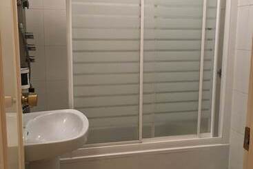 هتل Hostal Cervantes