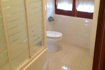 هتل Hostal Cervantes