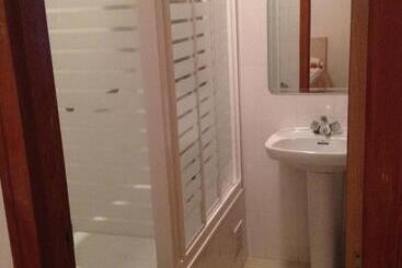 هتل Hostal Cervantes