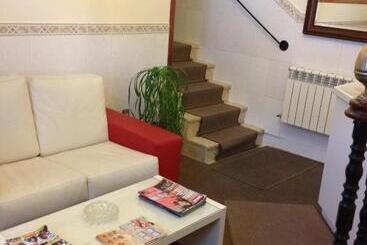 هتل Hostal Cervantes