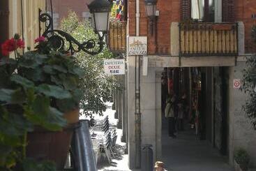 هتل Hostal Comercial