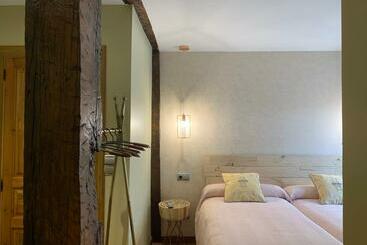 هتل Hostal El Resbalon