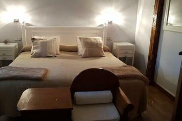 هتل Hostal El Resbalon
