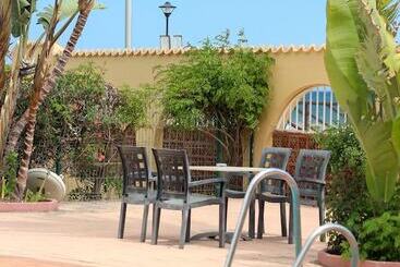 هتل Hostal Esperanza