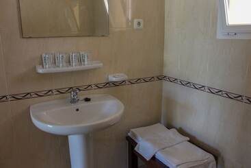 هتل Hostal Esperanza