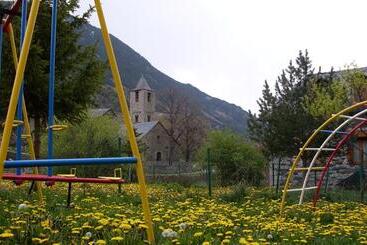 هتل Hostal Fondevila