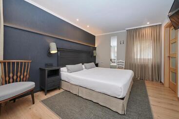 هتل Hostal Lola