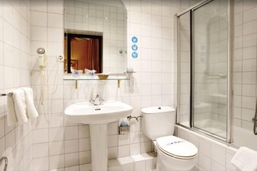 هتل Hostal Macarena
