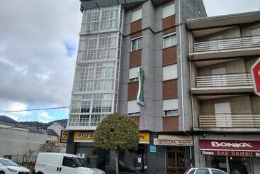 فندق Hostal Mayo