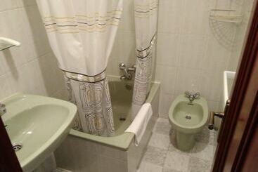 هتل Hostal Mayo