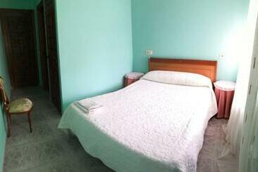 هتل Hostal Restaurante Ceres