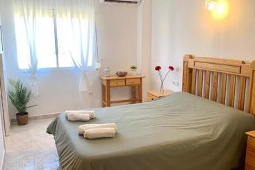 هتل Hostal Sango Sierra De Las Nieves