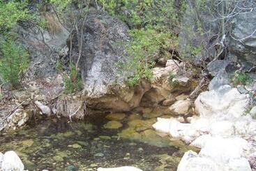 هتل Hostal Sango Sierra De Las Nieves